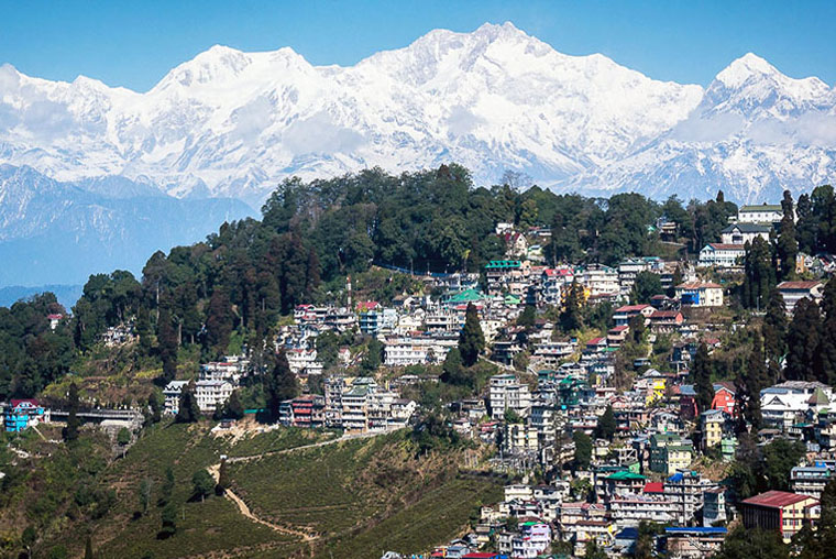Book your Darjeeling tour package at best price,  Cheap Darjeeling Packages from Aayush Holidays, Darjeeling Tour, Darjeeling Package, Darjeeling Budget Tour Package, Darjeeling for 3 nights 4 Days, 7 Best packages of Darjeeling, best Darjeeling Holiday package